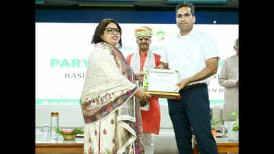 Film maker Nitu Joshi gets awarded for environmental conservation