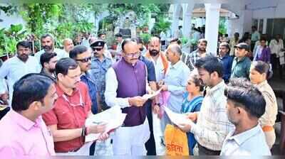 DyCM meets hundreds at janata darshan