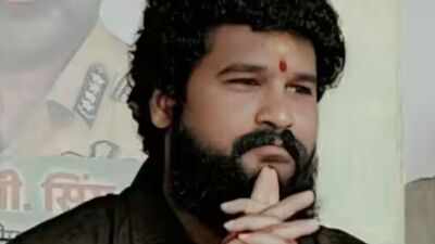 Shiv Sena (UBT) neta Pradeep Purnekar shot dead outside party office in Thane