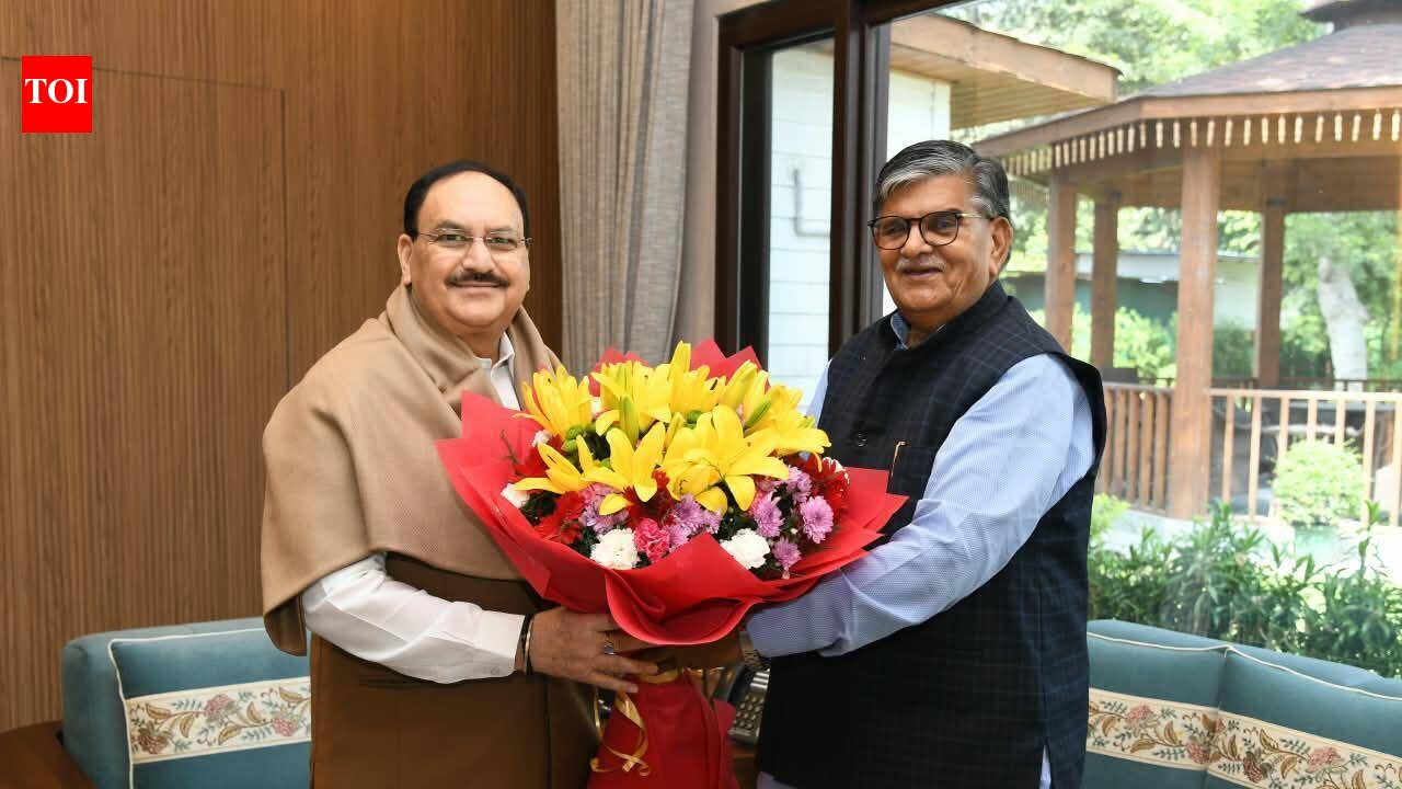 Gulab Chand Kataria meeting JP Nadda to discuss funding for a new medical hub in Chandigarh.