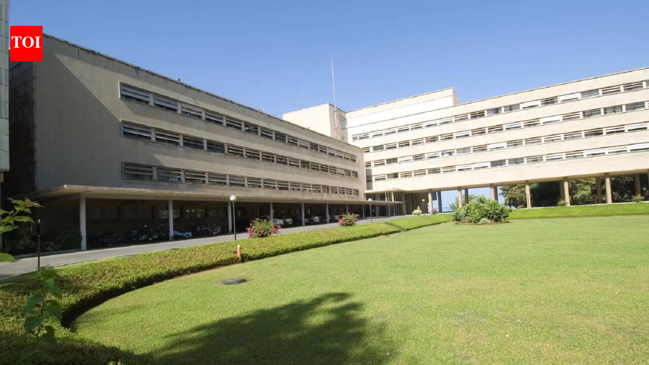 Man shares why he chose TIFR over IITs and IISc after securing AIR 1 in IIT JAM Physics; viral video divides internet