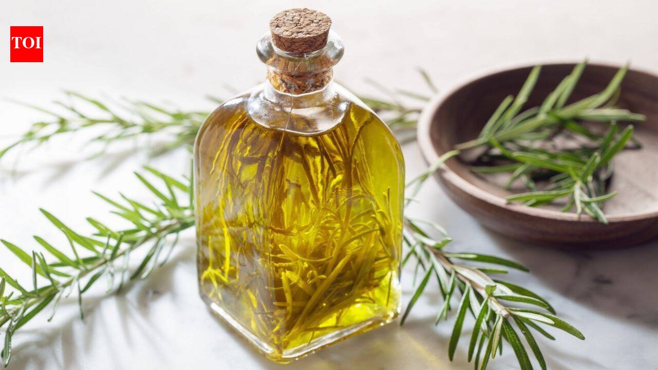 Rosemary olive oil recipe: How to fix dry scalp and dandruff in winter