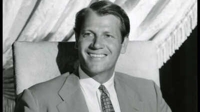 In 1995, Hollywood actor Joel McCrea’s family gave up most of his 300-acre California ranch for public recreation; the land became a protected open space