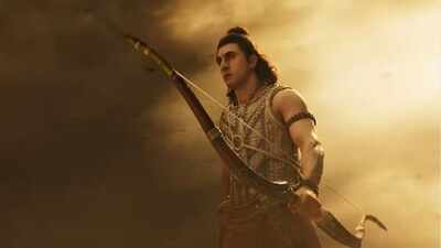 'Shri Ram ko Dhurandhar banaa diya, made him into Salman Khan, Amitabh Bachchan, Rajinikanth,' says Mukesh Khanna as he slams action in Ranbir Kapoor's 'Ramayana' trailer, heavy use of VFX