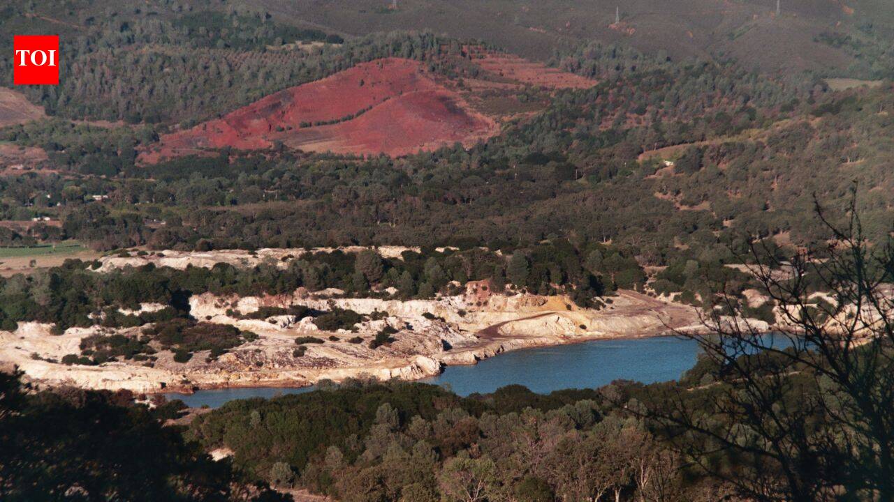A California mercury mine left 2.5 million tons of waste beside Clear Lake; a new cleanup will remove and contain the contamination