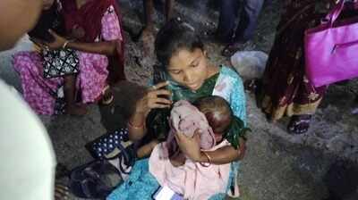 2 kids among 7 injured after e-rickshaw overturns in Dhubri