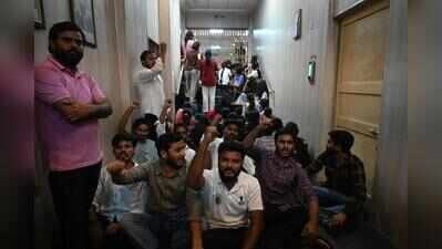Girls’ hostel inmates siege LU VC’s  office over suspected food poisoning