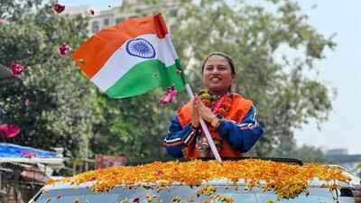 “Finally it is gold for India”: Priyanka Parekh’s journey from balancing a day job with intense training to winning Commonwealth Powerlifting Gold