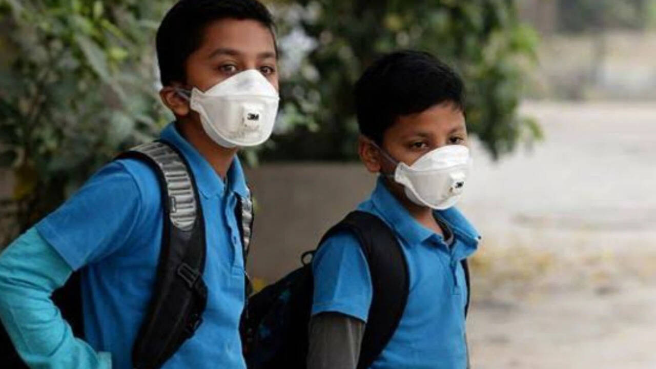 Delhi schools AQI alert: Will schools go online after Dussehra break as ...