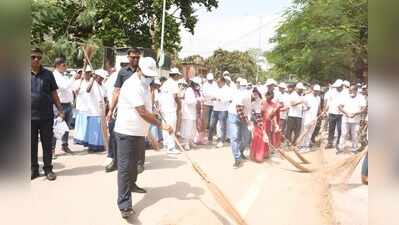 Jharkhand minister Yogendra Prasad leads ‘Swachhata hi Seva’ cleanliness drive in Ranchi