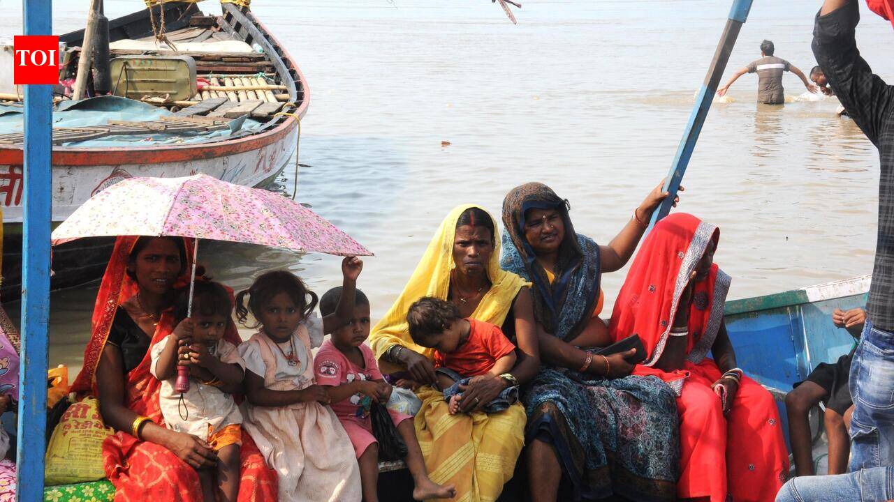 Divers, SDRF teams deployed at city ghats for Jitiya | Patna News - The ...