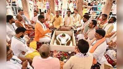 Kashi unites to honour Capt Machchhar’s valour, pray for his recovery