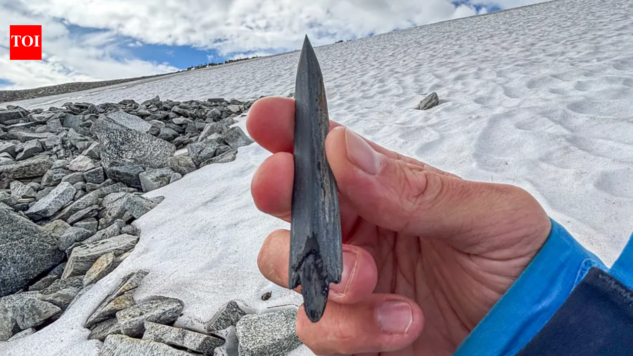 Norway’s melting mountain ice reveals 48 prehistoric arrows, including one up to 6,000 years old