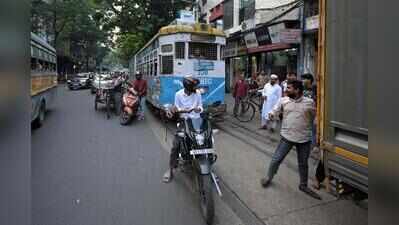 ‘Clear tram tracks of illegal parking’