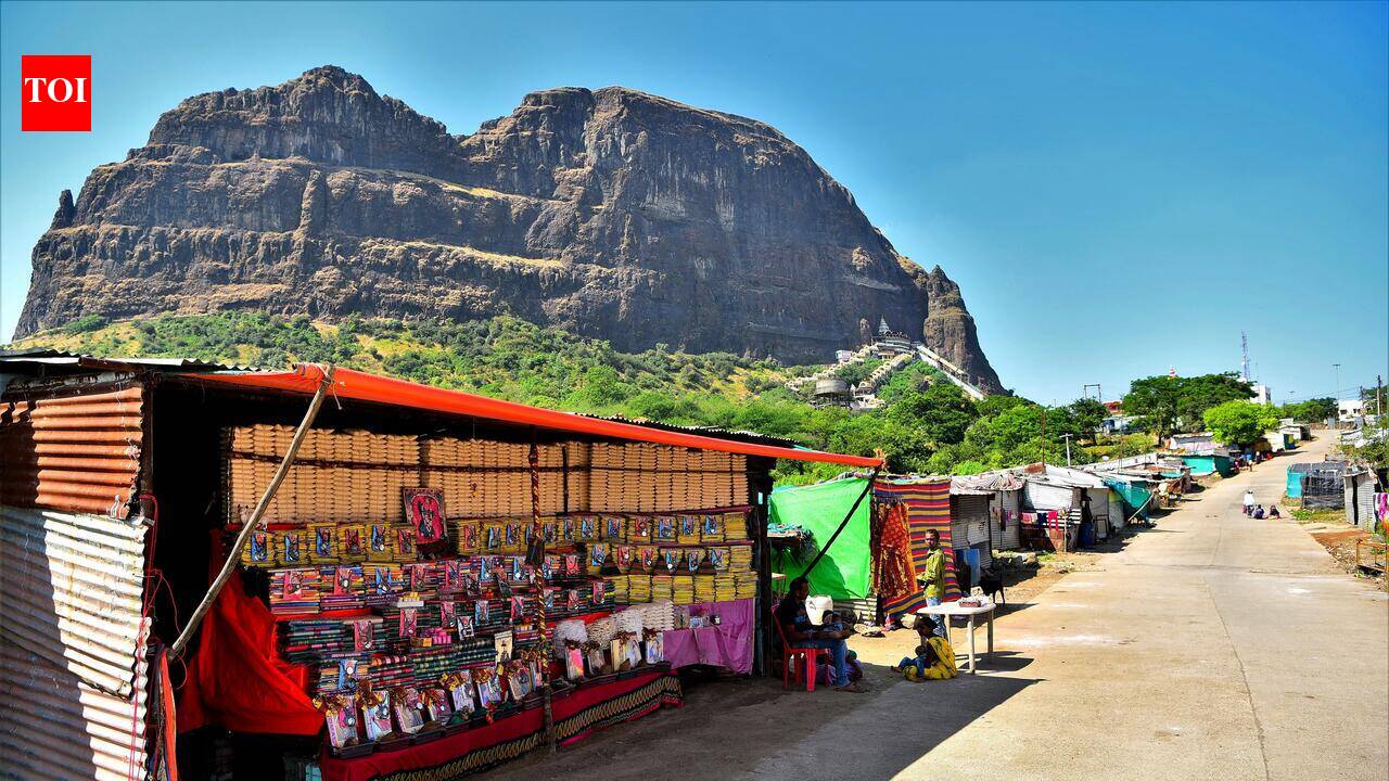 Private vehicles banned on Saptashrungi Gad till Monday morning