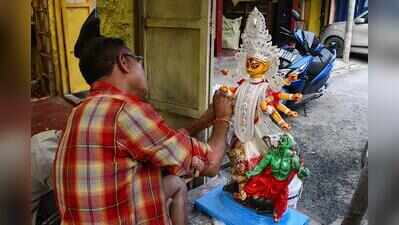 2 Wks To Puja, Kumartuli Makes Most Of Dry Spell