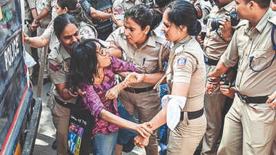 Hundreds detained at protest against CEC in Jantar Mantar