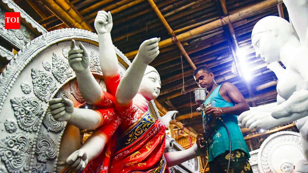 Bangladesh extends official Durga Puja holidays to 3 days, steps up security