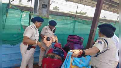 Woman delivers baby at Bhubaneswar rly station