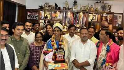 Mangaluru celebrates as Khader honours Asian Games star Poovamma