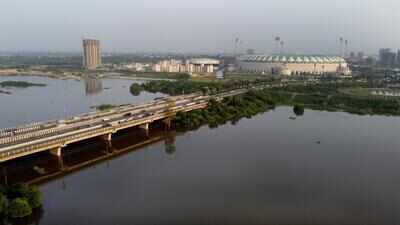 Swollen Gomti disrupts life on bank areas