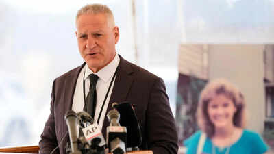 Tennessee prison chief Frank Strada resigns after Christa Pike's botched execution; governor orders review