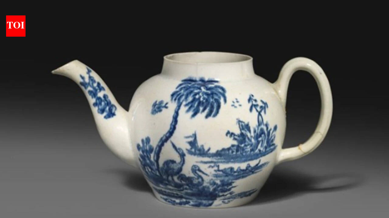 UK collector's £15 teapot sold for £575,000 after experts identified rare Bartlam piece