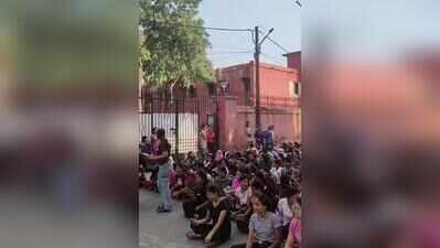 Worms in food trigger protest at Ravenshaw girls’ hostel