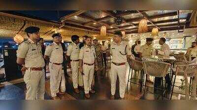 Sex racket busted in hotel near district collectorate, 12 held