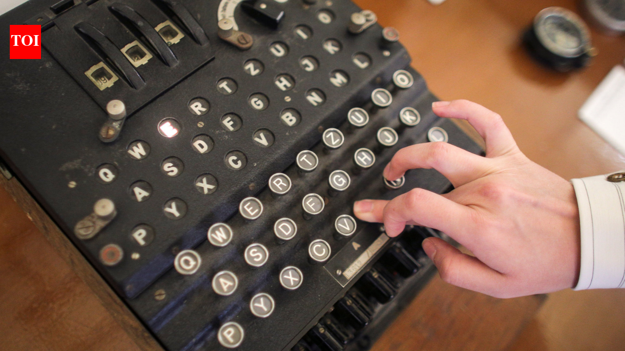 €100 typewriter turns out to be WWII Enigma machine, sold for €45,000 at auction