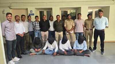 Dramatic end to ₹4cr gold heist: Cop dragged 500m, 4 held in hours