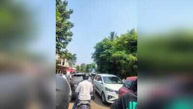 Tourist rush chokes Calangute roads on long weekend