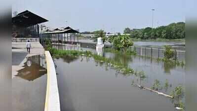 Flood-hit residents seek clean water, medicines