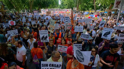 Spain PM announces early election for November 29 amid anger over housing costs