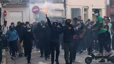 France school protests: 15-year-old student loses hand after picking up police stun grenade