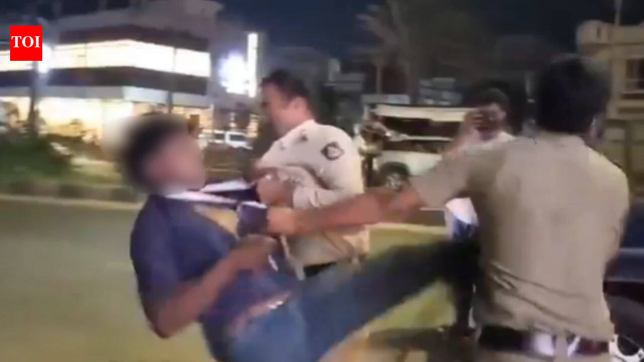 Drunk fight turns violent in Bengaluru: Youths attack 2 police constables, 1 arrested