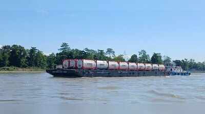 Methanol-laden vessel leaves Dibrugarh for B’desh via Brahmaputra
