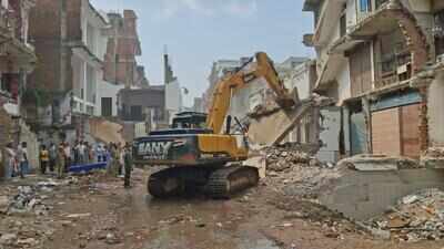 Demolition of last five Dalmandi bldgs in Kashi begins