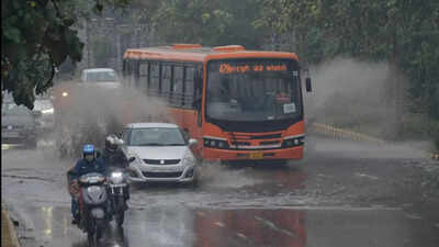 Indian workers spend Rs 785 monthly on commute; urban travel cost to office 70% higher: Govt survey
