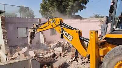 18m wide road cleared in Sardarnagar