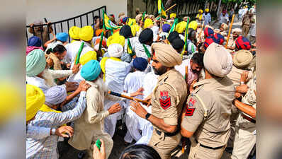 Protesting farmers lay siege to Patiala DC’s office to press demands