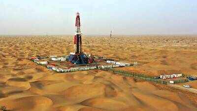 China’s Fuman Oilfield, largest desert oilfield, extracts 26.86 million tons of oil and gas from below 6,000 metres; engineers recover 500-million-year-old rock core from record 8,080-metre depth in Xinjiang