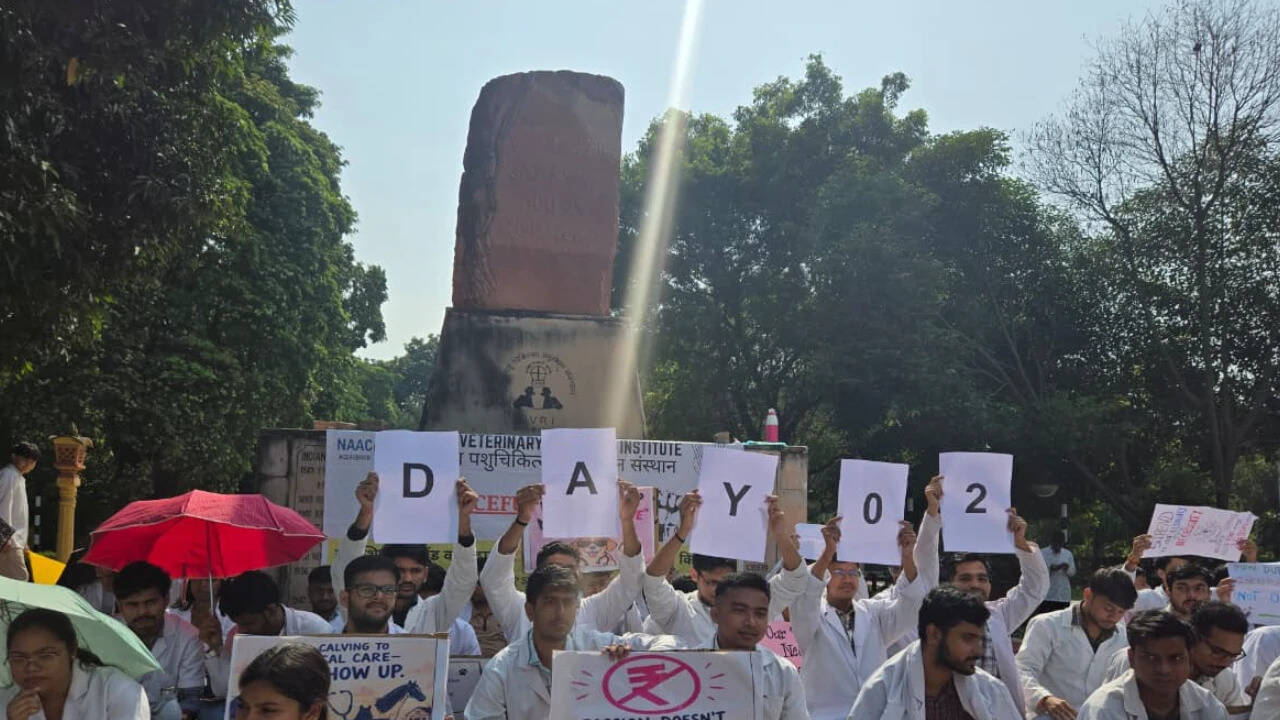 STUDENT PROTEST: IVRI students protest against Rs 3,000 stipend, demand Rs 25,000 for veterinary internships