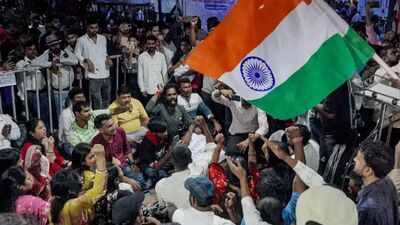 Jharkhand protest: Congress workers scuffle with police outside CEO office