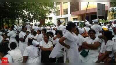Nurses suspend stir after talks