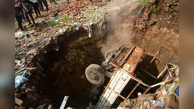 Street play in Jharia to encourage relocation