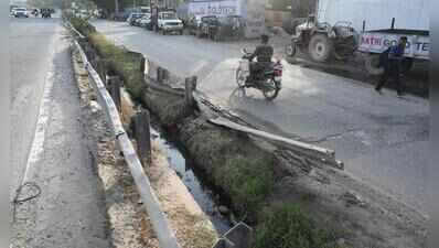 After exposed railing impales biker on Delhi-Gurgaon Expressway, NHAI to remove them