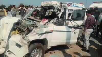 7 shipyard workers killed as SUV crashes into parked trailer