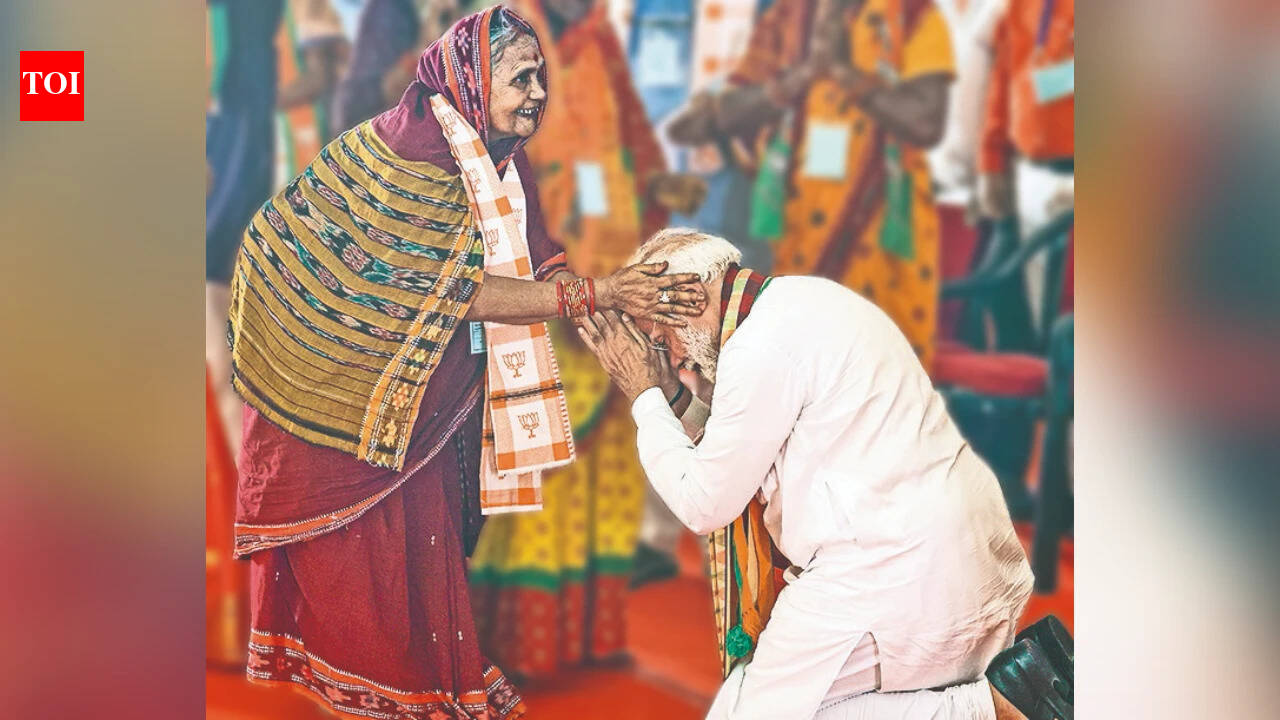 Modi completes 25 years in public service across various government roles