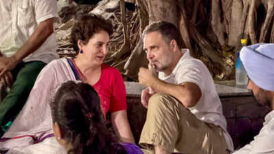 FIR registered against Rahul, Priyanka Gandhi over entry into Akashvani Bhawan during protest